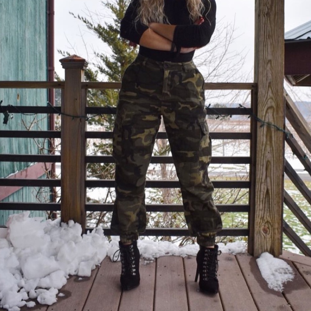 Wild Honey Camouflage Women's Cargo Pants Joggers Small